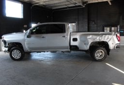 2022 Chevrolet Silverado 3500HD High Country - Thumbnail 10