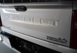 2022 Chevrolet Silverado 3500HD High Country - Thumbnail 24