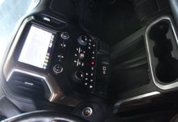2022 Chevrolet Silverado 3500HD High Country - Thumbnail 35