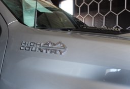 2022 Chevrolet Silverado 3500HD High Country - Thumbnail 17