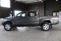 2015 Toyota Tacoma 4WD V6 - Thumbnail 24