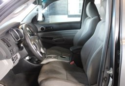 2015 Toyota Tacoma 4WD V6 - Thumbnail 28