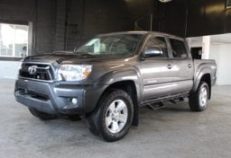 2015 Toyota Tacoma 4WD V6 - Thumbnail 2