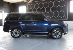 2014 Toyota 4Runner AWD Limited - Thumbnail 9