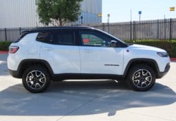 2026 Jeep Compass Trailhawk - Thumbnail 10