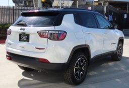 2026 Jeep Compass Trailhawk - Thumbnail 5