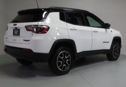 2026 Jeep Compass Trailhawk - Thumbnail 8