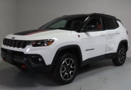 2026 Jeep Compass Trailhawk - Thumbnail 2
