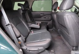 2025 Nissan Pathfinder SL - Thumbnail 27