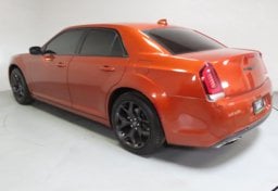 2021 Chrysler 300 Touring - Thumbnail 6