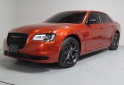 2021 Chrysler 300 Touring - Thumbnail 3