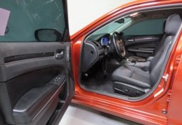2021 Chrysler 300 Touring - Thumbnail 18