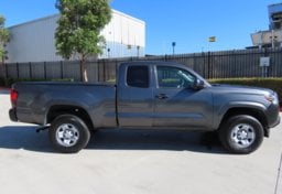 2022 Toyota Tacoma - Thumbnail 5