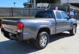 2022 Toyota Tacoma - Thumbnail 9