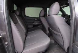 2018 Toyota Tacoma TRD Off-Road - Thumbnail 22