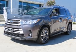 2018 Toyota Highlander XLE AWD - Thumbnail 3