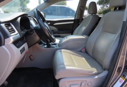 2018 Toyota Highlander XLE AWD - Thumbnail 26