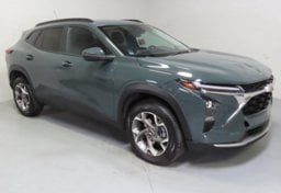 2025 Chevrolet Trax LT - Thumbnail 1