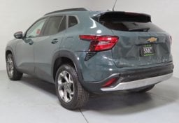 2025 Chevrolet Trax LT - Thumbnail 8