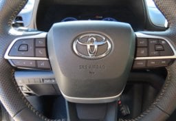 2025 Toyota Sienna Woodland Edition - Thumbnail 28