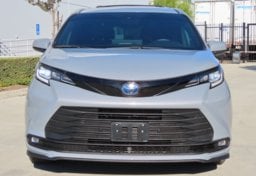 2025 Toyota Sienna Woodland Edition - Thumbnail 12