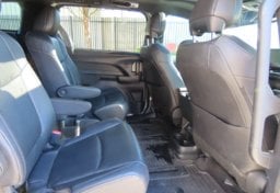 2025 Toyota Sienna Woodland Edition - Thumbnail 28