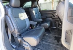 2025 Toyota Sienna Woodland Edition - Thumbnail 24