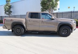 2022 Nissan Frontier PRO-X - Thumbnail 10