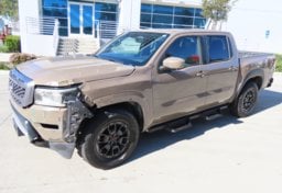 2022 Nissan Frontier PRO-X - Thumbnail 2