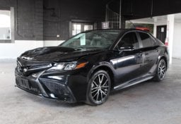 2023 Toyota Camry SE - Thumbnail 1