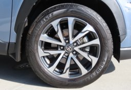 2024 Toyota Corolla Cross XLE - Thumbnail 19