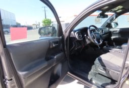2021 Toyota Tacoma TRD Off-Road - Thumbnail 32