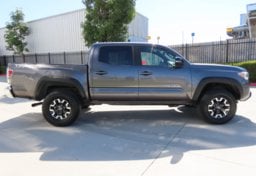 2021 Toyota Tacoma TRD Off-Road - Thumbnail 5