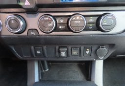 2021 Toyota Tacoma TRD Off-Road - Thumbnail 21