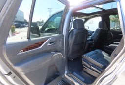 2022 Cadillac Escalade Premium Luxury - Thumbnail 23