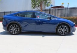 2026 Toyota Prius Limited - Thumbnail 5