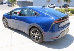2026 Toyota Prius Limited - Thumbnail 10