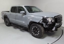 2024 Nissan Frontier PRO-X - Thumbnail 2