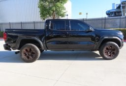 2023 GMC Canyon AT4 - Thumbnail 6