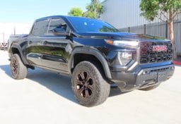 2023 GMC Canyon AT4 - Thumbnail 3