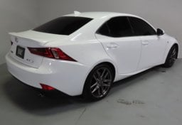 2016 Lexus IS 200t - Thumbnail 8