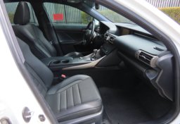 2016 Lexus IS 200t - Thumbnail 24