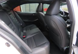 2016 Lexus IS 200t - Thumbnail 32
