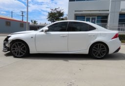 2016 Lexus IS 200t - Thumbnail 5