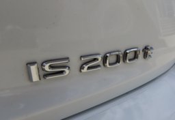 2016 Lexus IS 200t - Thumbnail 18