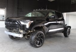 2024 Toyota Tundra 4x4 SR5 - Thumbnail 4
