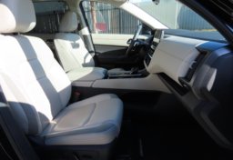 2023 Nissan Pathfinder SL - Thumbnail 28