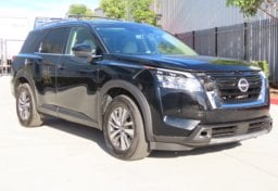 2023 Nissan Pathfinder SL - Thumbnail 4