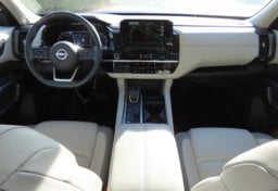 2023 Nissan Pathfinder SL - Thumbnail 32