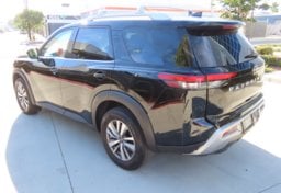 2023 Nissan Pathfinder SL - Thumbnail 9